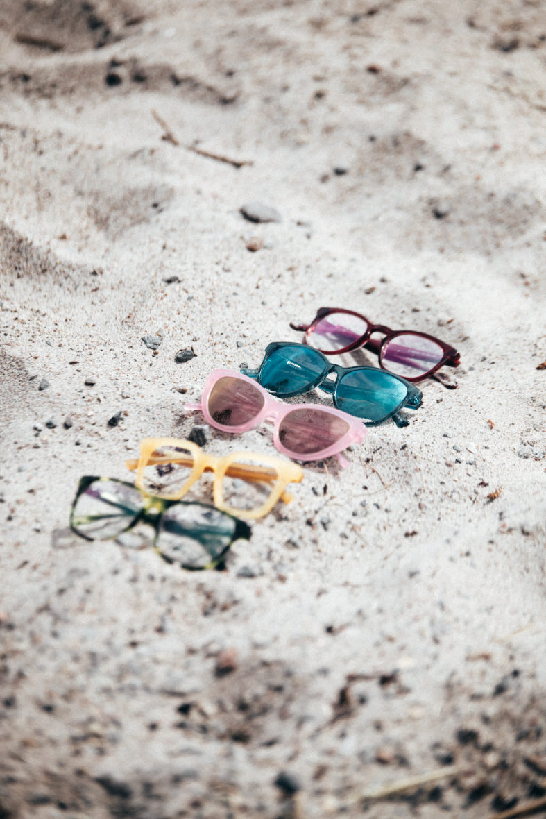 Glasögon på strand