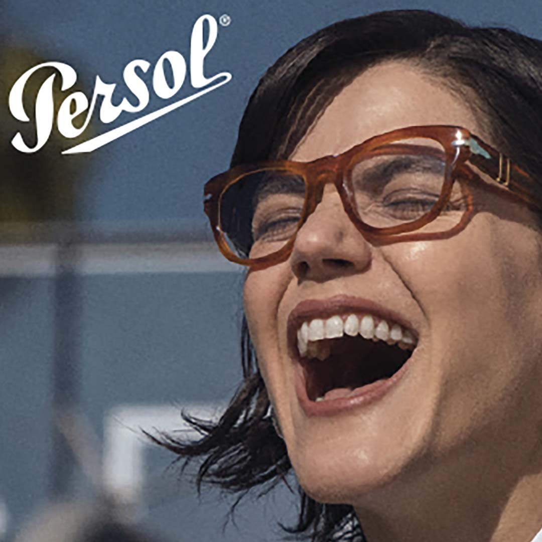 Kvinna med glasögon.